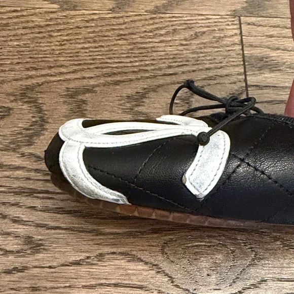 Vintage CHANEL Black and White Quilted Flats - Picture 5 of 8